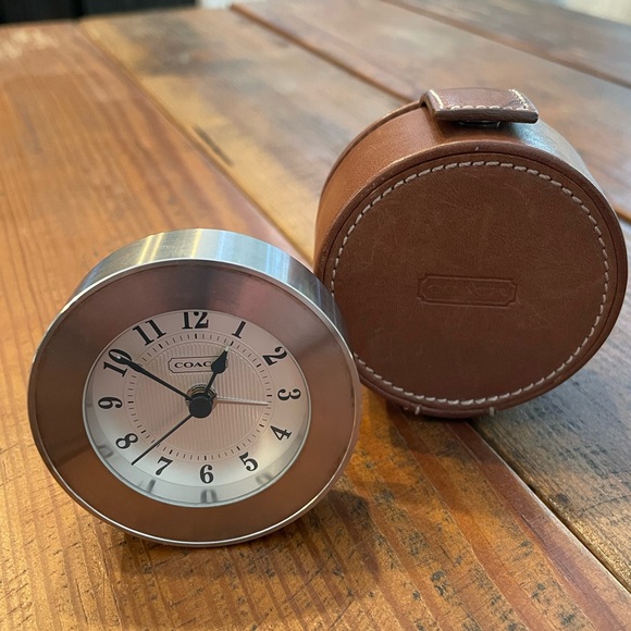 Vintage Coach Travel Clock with Case ⏰ - Picture 2 of 13
